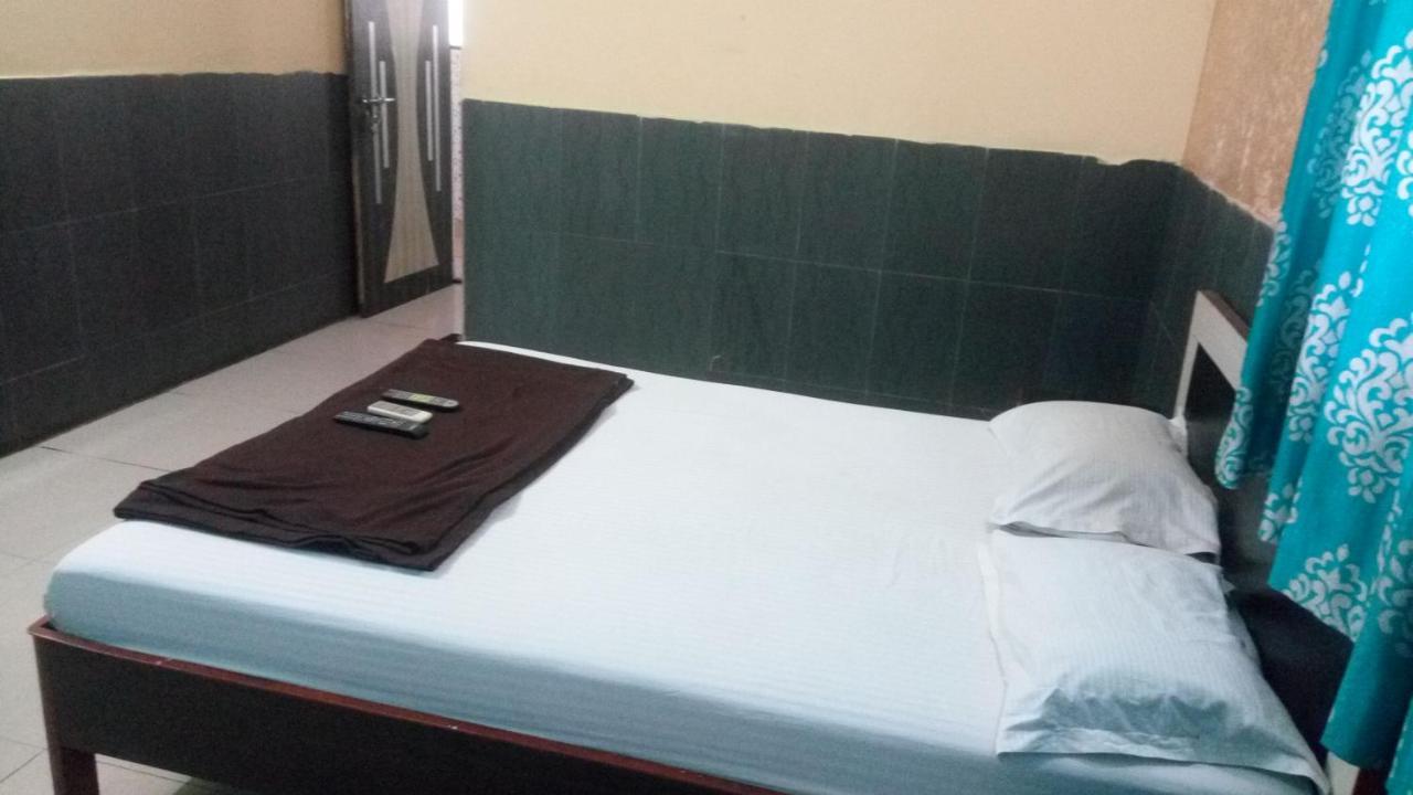 Hotel Sarang Lodge Панвел Екстериор снимка