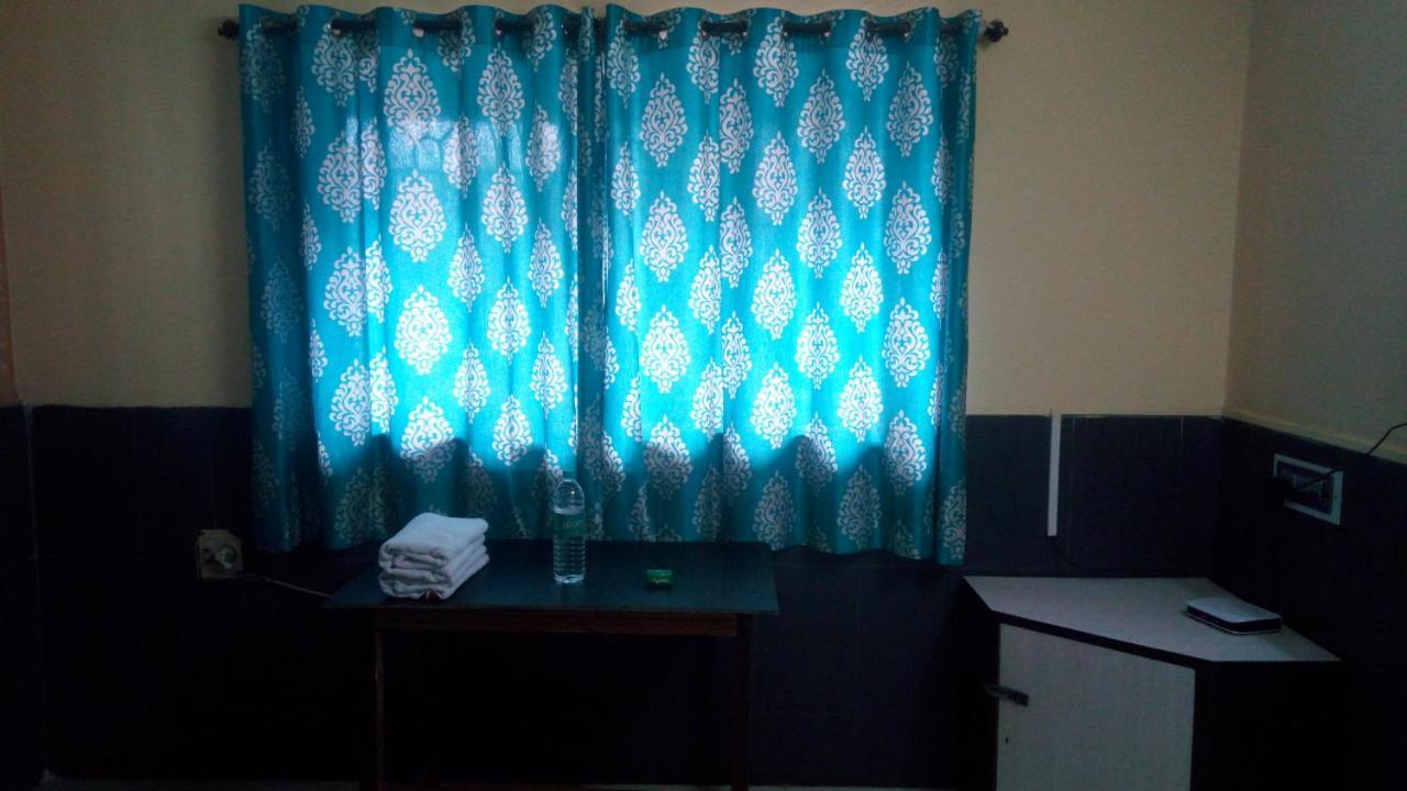 Hotel Sarang Lodge Панвел Екстериор снимка