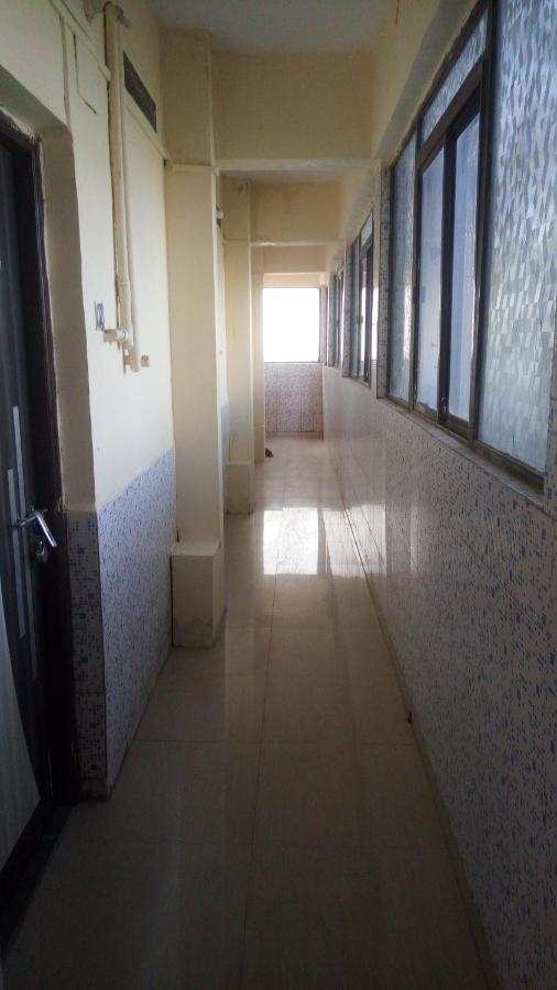 Hotel Sarang Lodge Панвел Екстериор снимка